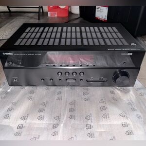 Yamaha Black Stereo Receiver